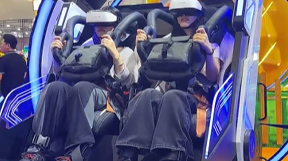 high quality two person flying saucer motion vr simulator 19 inch screen customizable arcade equipment for vr game park one stop solution company