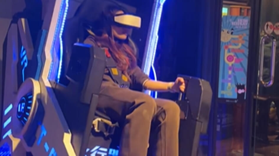 Interactive VR 360 Flying Machine VR Game Machine Sleek Modern Appearance Premium Build Quality for Amusement Game Park One Stop Solution
