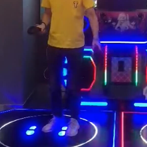 Product Details of ﻿Dynamic Dancing Miracles VR Simulator Attractive Cabinet Structure Stylish Arcade Look VR Game Machine for Shopping Mall VR