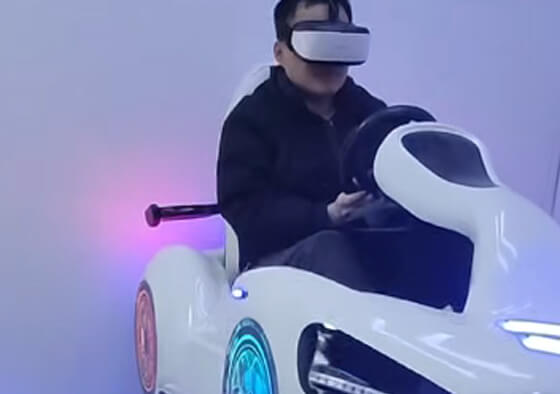 2. AI Opponent Race Mode: Compete against computer-controlled rivals in pack racing scenarios, requiring strategic overtaking, defensive driving, and consistent speed management.