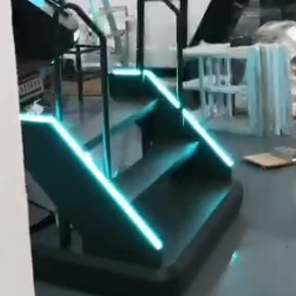 Product Details of ﻿New Style VR UFO Five Players Hyper Immersive Experience Optimized Performance Design VR Game Machine for Shopping Mall