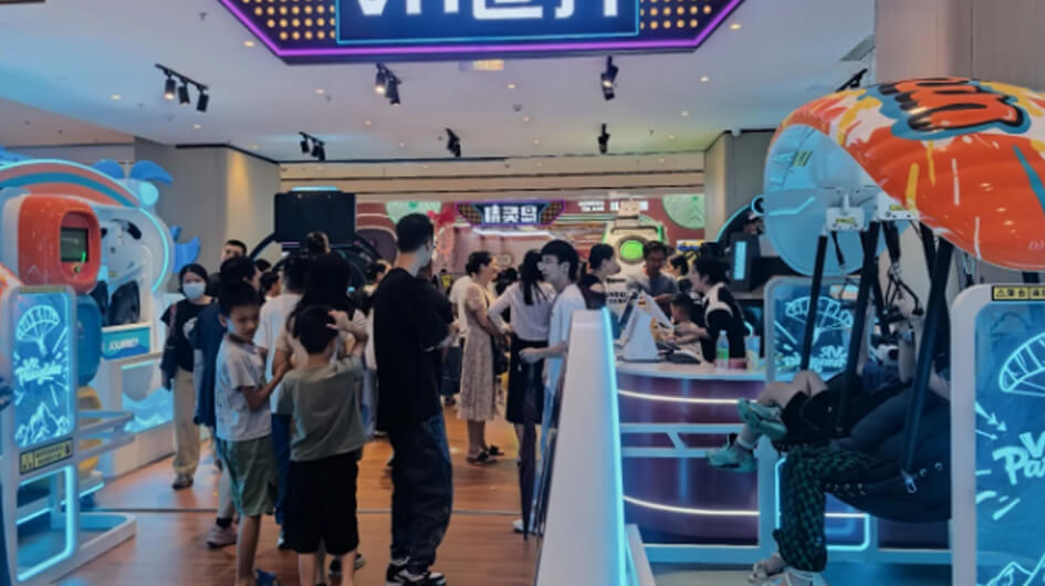 Newest New VR Cinema Ultra Smooth Performance Precision Motion Control Fully Interactive Experience Vr Game Machine One Stop Solution