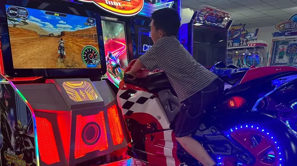 2 Players Children's Motorcycle Amusement Game Machine Kids Car Immersive Gaming Experience Arcade One Stop Solution