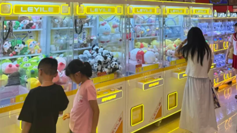 2 players claw crane machine for sale