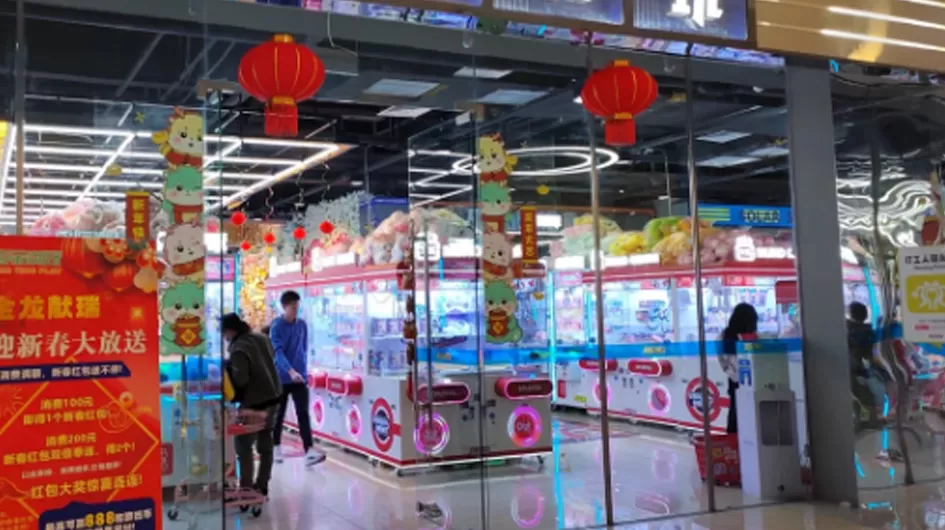 2 players claw crane machine supplier