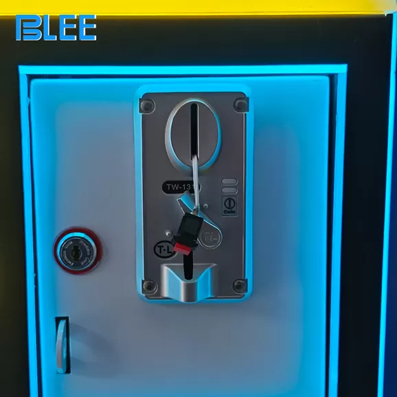 2 players claw crane machine wholesale supplier