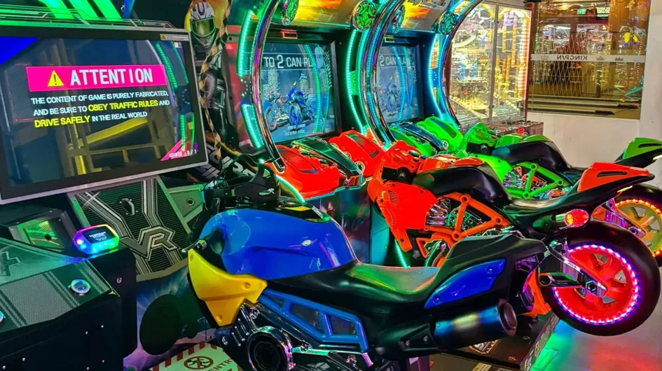 42-inch Dynamic Motorcycle 5DX Double-person, Single-person Motorcycle Racing Arcade with Double Screens One Stop Solution
