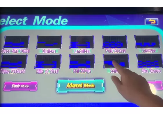 1. Choose your desired game mode and difficulty level. Press the glowing round light at the starting point to begin.