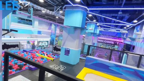 BLEE rowing machine with HD projection