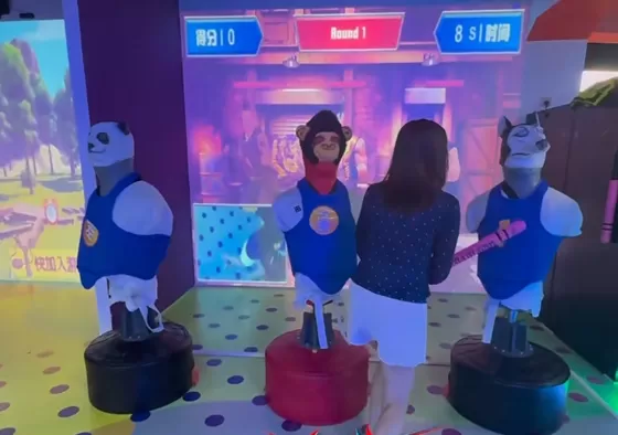 2. Rhythm mode: It combines music rhythm and boxing gameplay. The note blocks will fall from the left, middle and right of the screen. You need to quickly hit the corresponding puppets. This mode is a great test of your sports reaction ability. If you think the challenge is big, you might as well invite your friends to join the challenge and cooperate to pass the level.