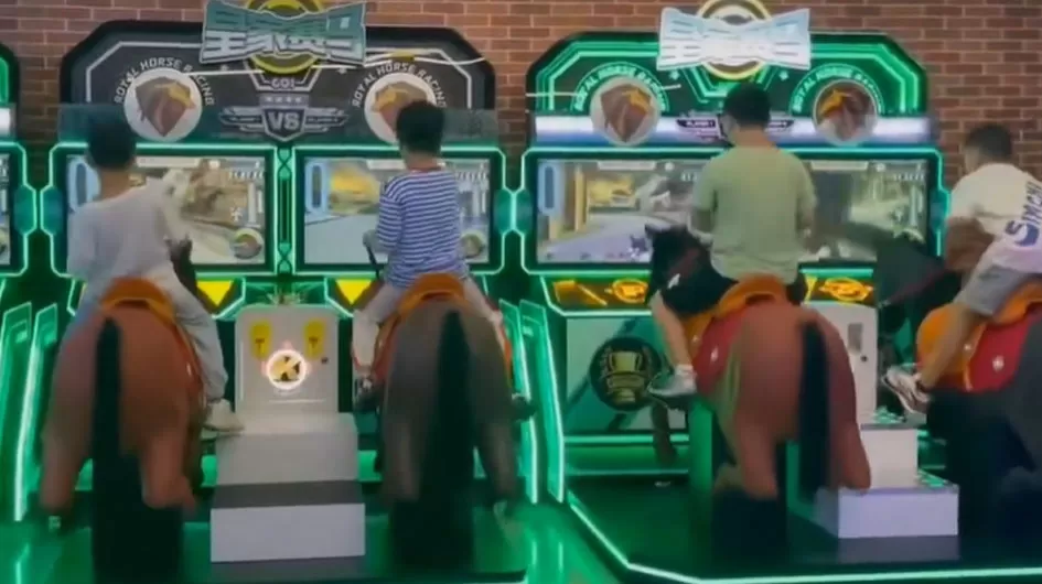 Coin Operated Double-player Immersive Simulation Experience of Royal Horse Racing Game Machine One Stop Solution