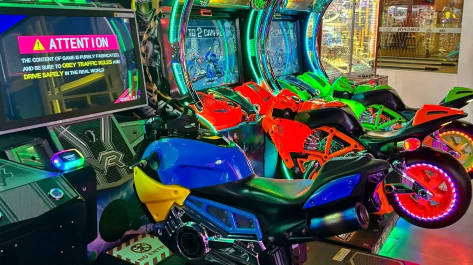 Cool Thrilling Racing 42-inch HD Screen Motorcycle Racing Game for FECs One Stop Solution