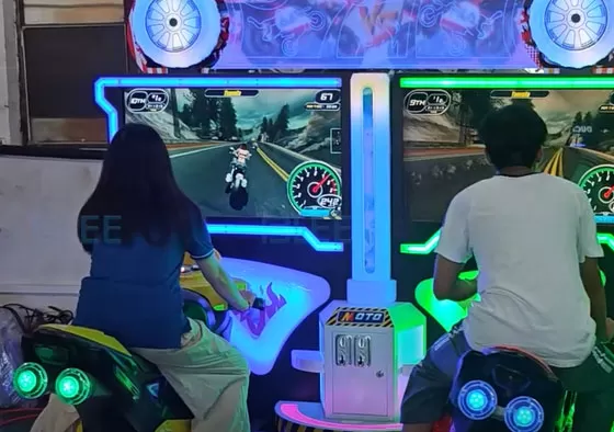 Solo Time Trial: Race against the clock to set and break lap records.