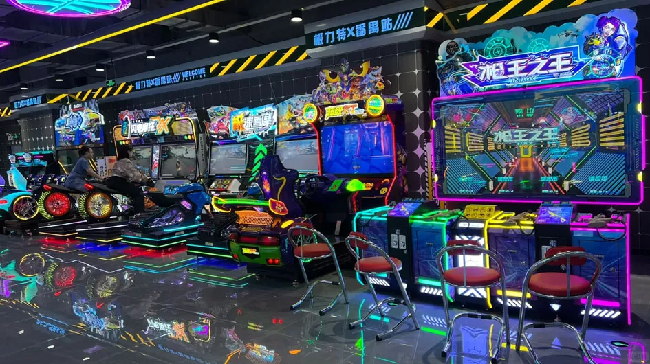 Cool Thrilling Racing 42-inch HD Screen Motorcycle Racing Game for FECs One Stop Solution