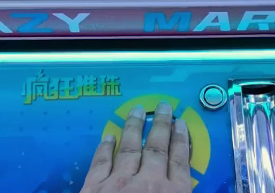 3. Competitive Play: Two players challenge simultaneously for high scores