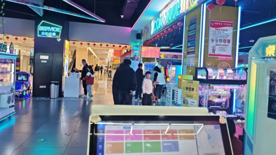 crazy ball pushing machine double player version in china