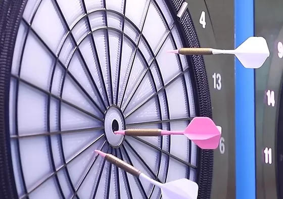 1. Insert a coin or swipe a card to enter the game, and use the control panel to select a game mode.