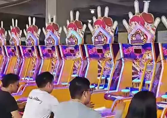 3. Timed Speed Bowl: Race against the clock to complete a set number of rolls, with bonus points awarded for both speed and pin accuracy to maximize rewards.