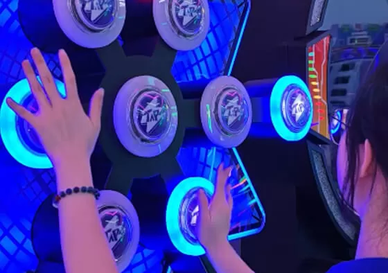 3. Combo Mode: Players must complete complex button sequences for bonus rewards.