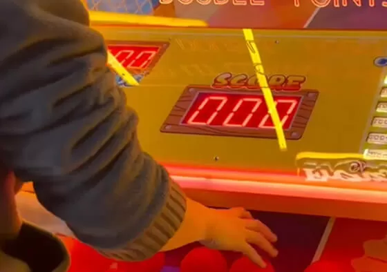 2. Balloon Pop Challenge: Pop virtual balloons in sequence or within a time limit for bonus tickets.