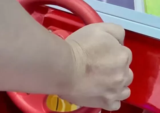 2. Interactive Pilot Challenge (Game Version): Young aviators engage with touch-based games on the LCD screen, earning scores and rewards while enjoying the physical ride experience.