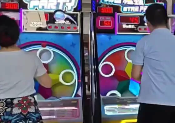 2. Perfect Round Jackpot: A special round where players must successfully hit all five rotating light circles in sequence to trigger a significant bonus ticket payout.