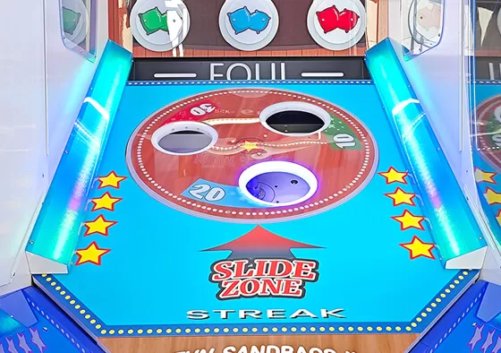 1. Single-Player Challenge Mode: Race against the clock to score as many points as possible by hitting targets, with bonus multipliers activated by achieving color-based combos.