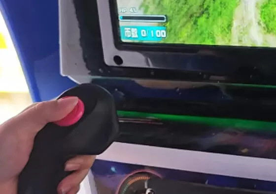 1. Spinning Flight Adventure: Children enjoy a gentle rotating journey through the skies, accompanied by aviation-themed animations on the integrated screen.