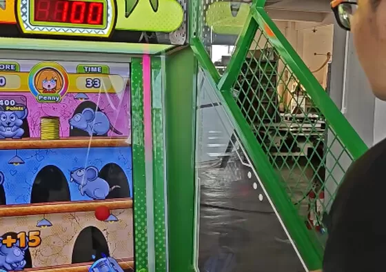 3. Bonus Mini-Game: A special, faster-paced game mode activated by collecting enough batteries. Players can earn significant bonus tickets or points in this final challenge phase.