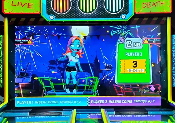 1. Team Cooperation Mode: Two teams of two players race to reach the destination first.