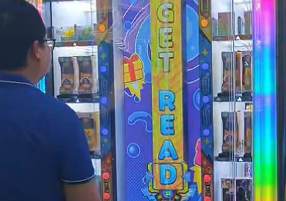 2. Jackpot Challenge: Aim for the red jackpot zone for maximum ticket payout.