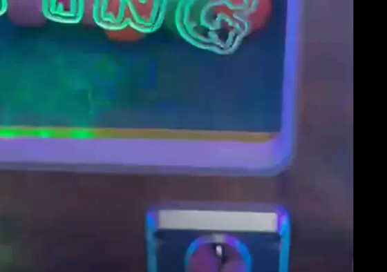 2. Color Match Challenge: Only balls of a specified color count toward the score for bonus tickets.