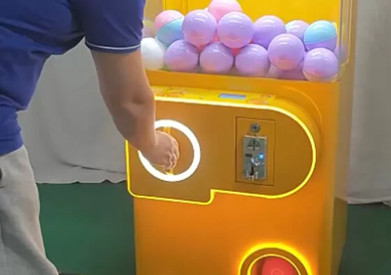 3. Promotional Free‑Play Mode: Can be set for free capsule dispensing during special events or promotions.