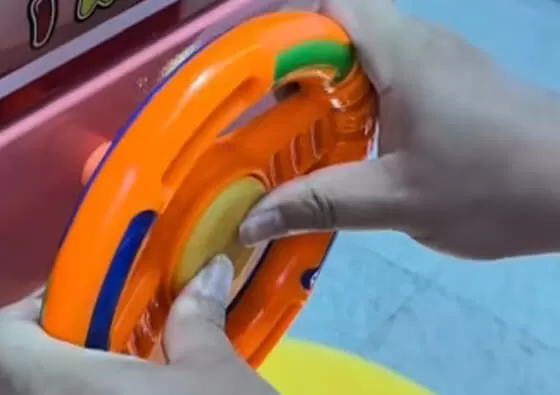 2. Music and Animation Entertainment: The integrated screen plays cheerful children's songs and vibrant animations, creating a captivating multimedia experience that keeps young riders engaged.