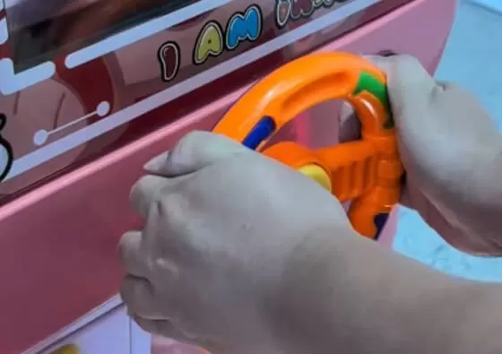 2. Music and Animation Entertainment: The integrated screen plays cheerful children's songs and vibrant animations, creating a captivating multimedia experience that keeps young riders engaged.