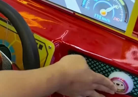 3. Drive Through Rugged Landscapes: As the on-screen adventure unfolds, the seat responds with tilting and shaking motions that simulate the bumps, dips, and thrills of real off-road driving.