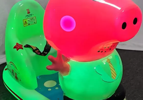 1. Insert Coins to Activate: Simply insert the required number of coins into the acceptor to power on the ride and prepare for fun.