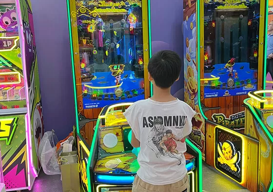 3. Random Mini-Game Carnival: During gameplay, special mini-games may randomly appear—such as cannon shooting or treasure digging—offering quick, high-reward challenges to boost ticket earnings.