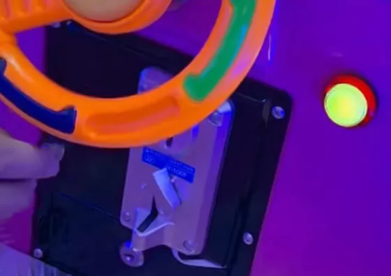 2. Interactive Gameplay Session: Riders can interact with simple touch or button games on the screen during the ride, earning scores and visual rewards.