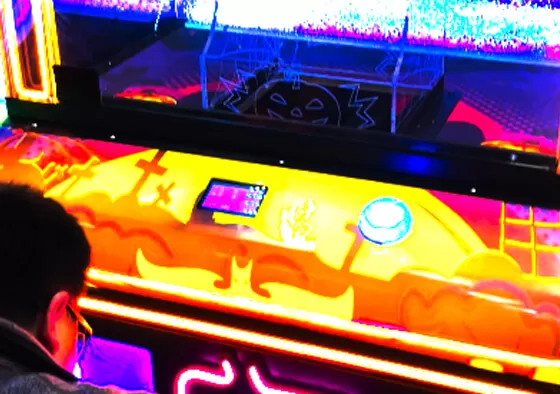 2. Bonus Holiday Grab: Special rounds where certain high-value items are marked, and successfully grabbing them rewards players with extra tickets or bonus prizes.