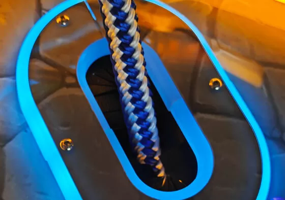 3. Collection & Power-Up Mode: Focus on gathering tickets and special equipment (like protective gear or speed boosts) scattered across the climbing route while avoiding hazards. Final rewards are based on the total value collected.