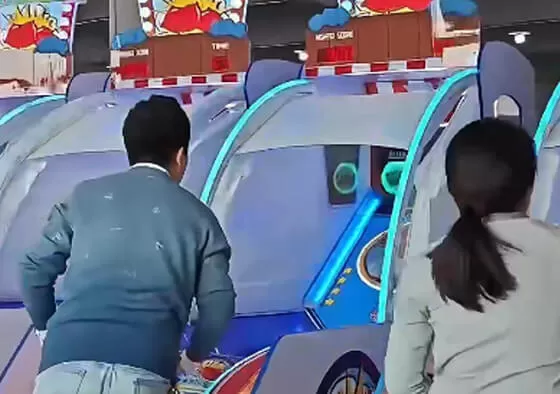 3. High Score Bonus Battle: In multiplayer mode, players compete head-to-head; the one who surpasses the session's highest score wins an extra bonus ticket payout.