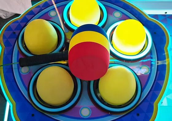 1. Memory Challenge Mode: Observe and remember the position of prize eggs before they shuffle. Smash the correct egg after the swap to win rewards and progress to bonus rounds.