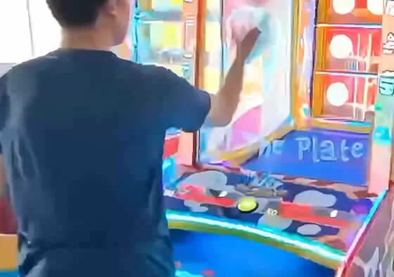 3. Targeted Bonus Round: A timed mode where specific, moving, or numbered target plates must be hit to unlock a high-speed, high-reward bonus round for maximum ticket earnings.