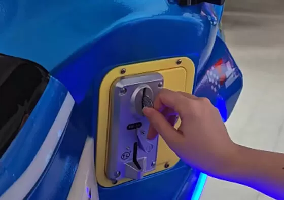 3. Sensory Engagement Fun: Vibrant colors, flashing lights, and lively audio create a captivating multi-sensory experience for young riders.