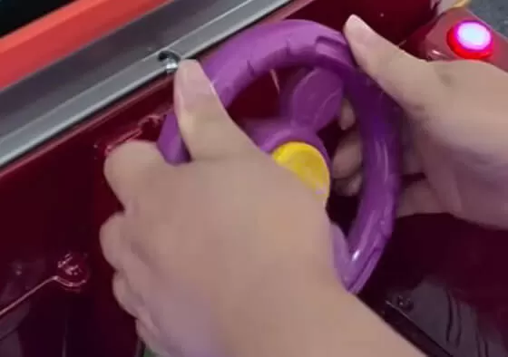 2. Multimedia Commander Experience: The MP5 display features engaging combat animations that transform the ride into an interactive storytelling adventure.