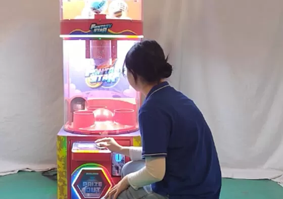 2. Color-Match Bonus Round: Specific colored balls appear during gameplay; catching a sequence of matching colors triggers bonus points or multiplied rewards.