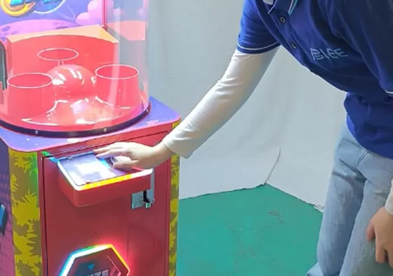 3. Color Match Bonus Round: Balls of different colors drop simultaneously, and players must catch specific colors to activate bonus multipliers or unlock special prize tiers.