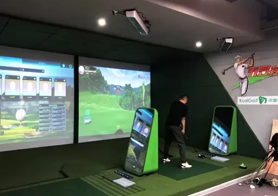 1. Immersive real-life practice mode: Integrates 3D scenes of the world's top 100 classic golf courses, and reproduces the 18-hole environment in high definition through on-site mapping to create an immersive training experience comparable to real scenes.