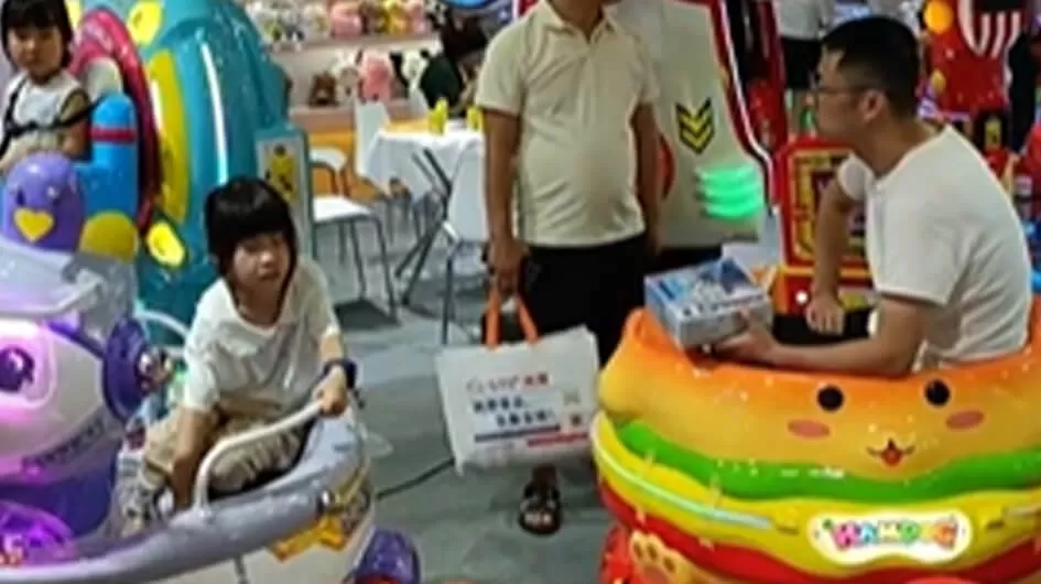 Hamburger Dog Spinner Kids Ride One Stop Solution